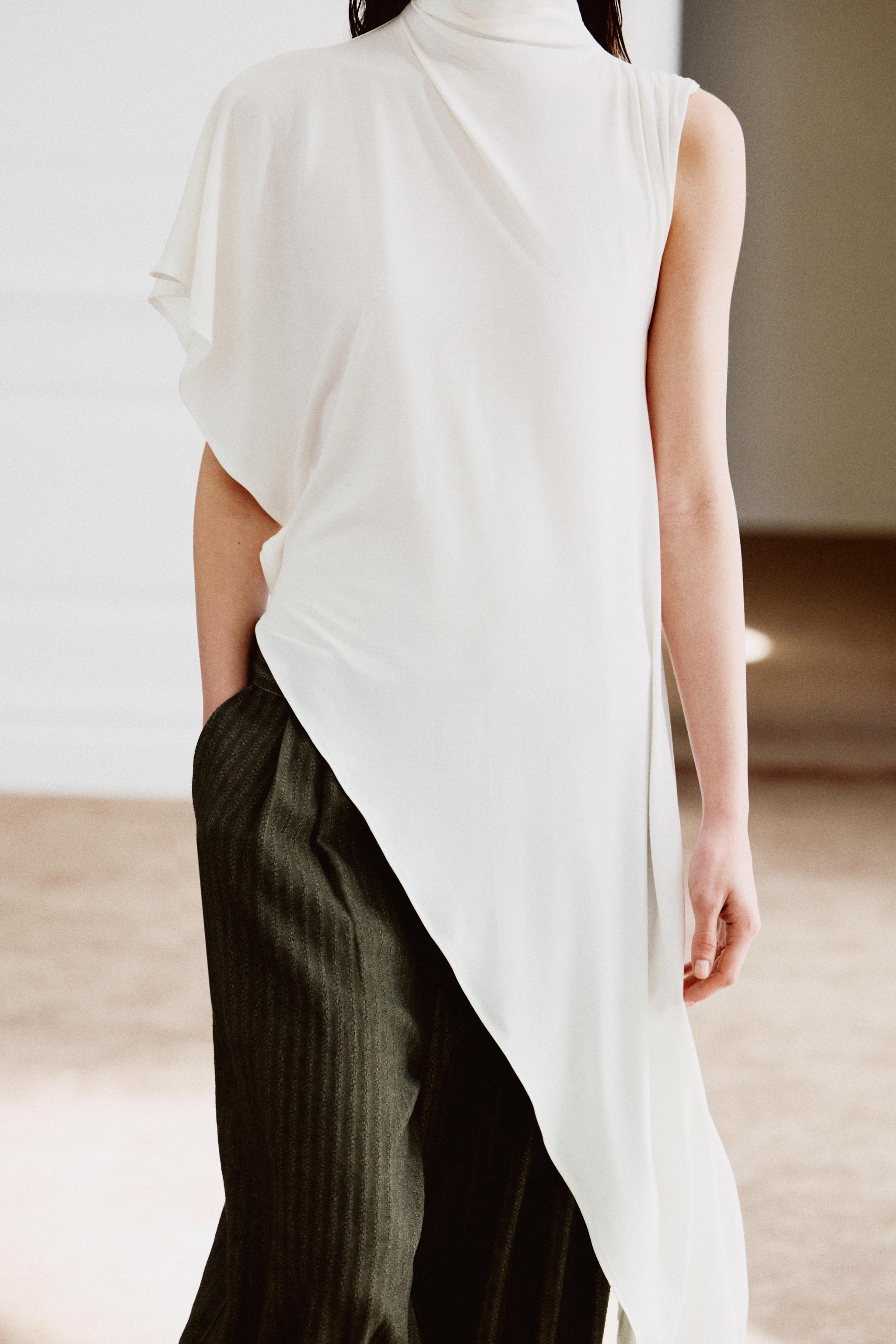 TOP ASYMÉTRIQUE DRAPÉ